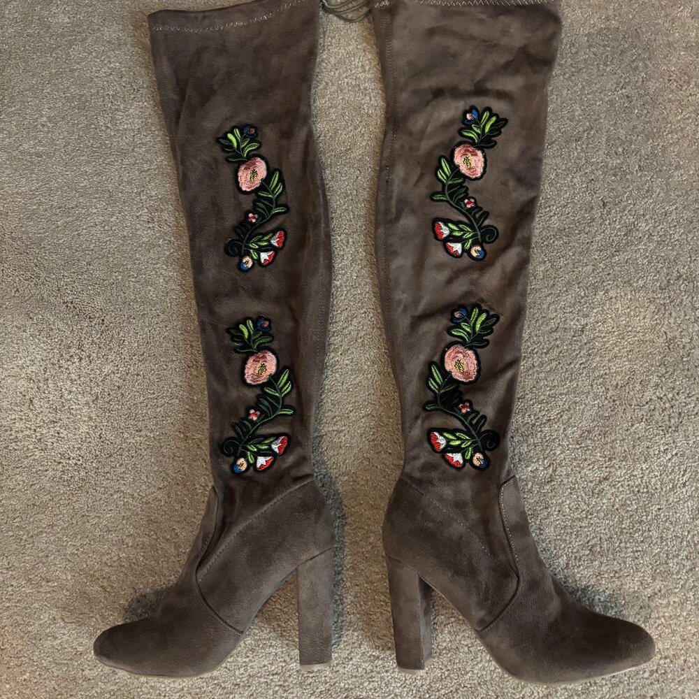 Size 9 TALL 27" Thigh High Faux Suede Floral Applique Dark Taupe Boots